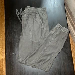 Athleta Olive Farallon Jogger Size 8